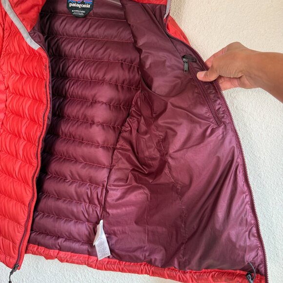 Patagonia 💋 Women’s Down Sweater \\ Size Medium // Red-Orange w/ purple lining - Picture 7 of 12